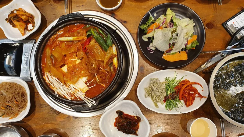 된장찌개: 집에서 쉽게 만들 수 있는 한국의 대표 찌개 레시피 3 된장찌개
